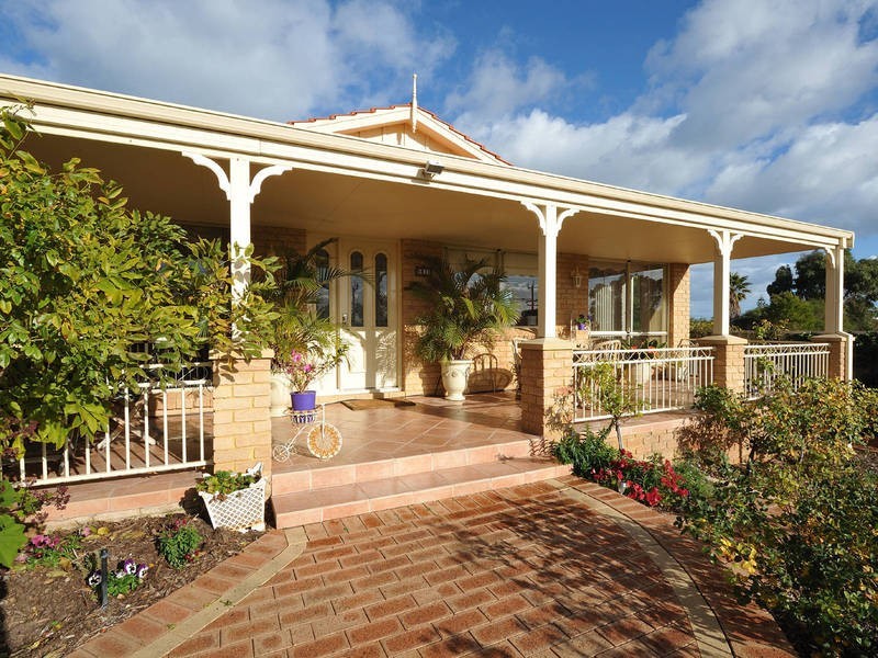 61 Fourth Avenue, Shoalwater WA 6169