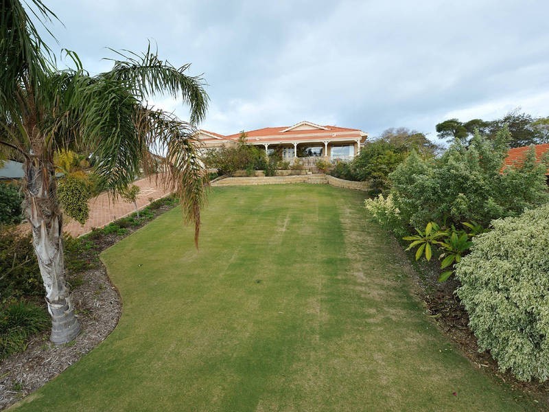 61 Fourth Avenue, Shoalwater WA 6169