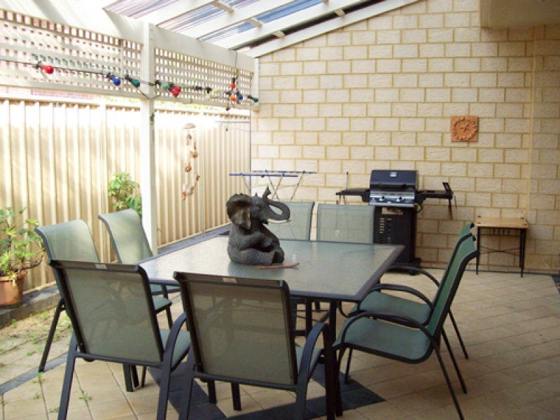 2/3 Fraser Street, Rockingham WA 6168