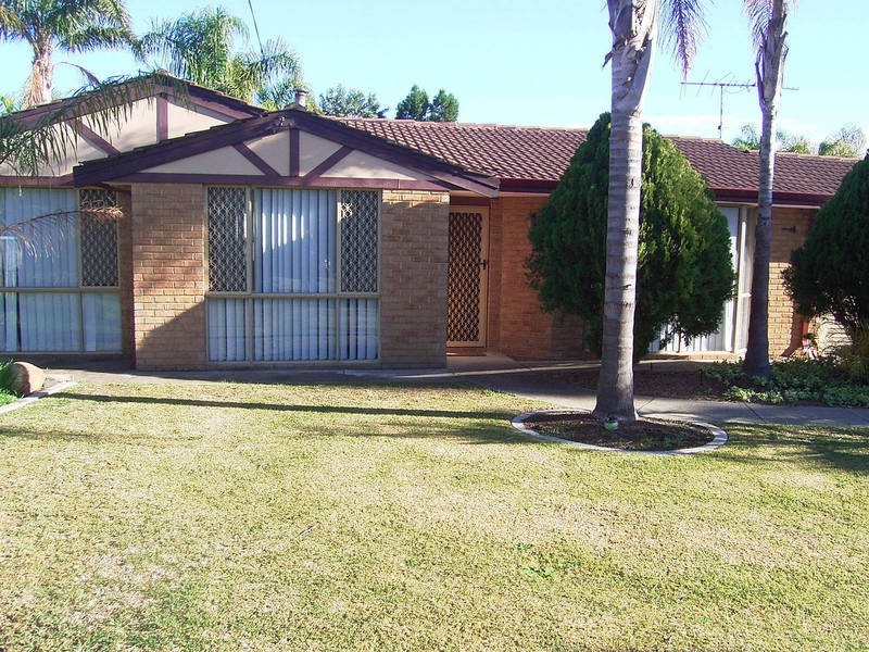 12 Tangaroa Close, Cooloongup WA 6168