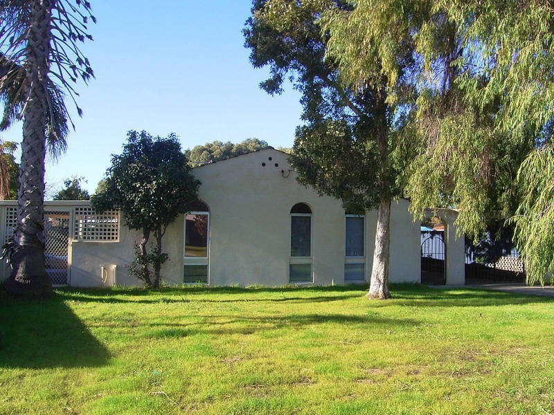 13 Rotohine Place, Cooloongup WA 6168