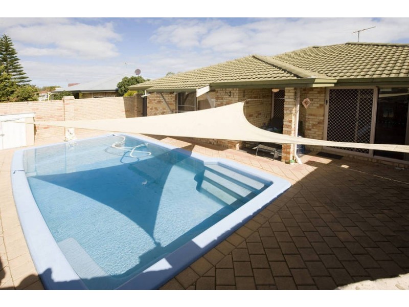 76 The Avenue, Warnbro WA 6169