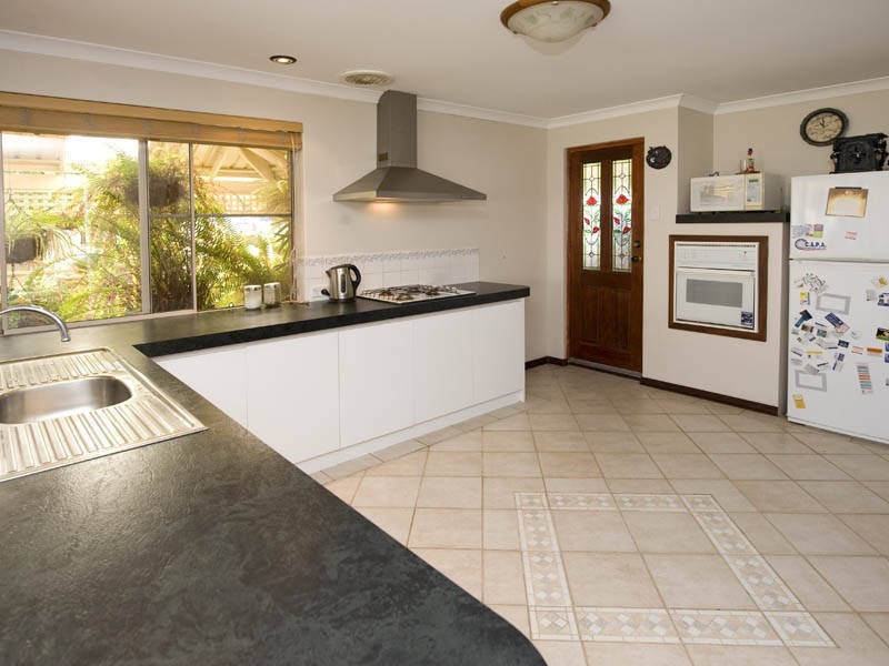 76 The Avenue, Warnbro WA 6169