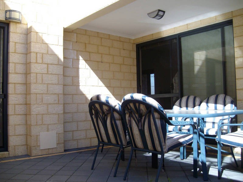 1/54 Lewington Street, Rockingham WA 6168