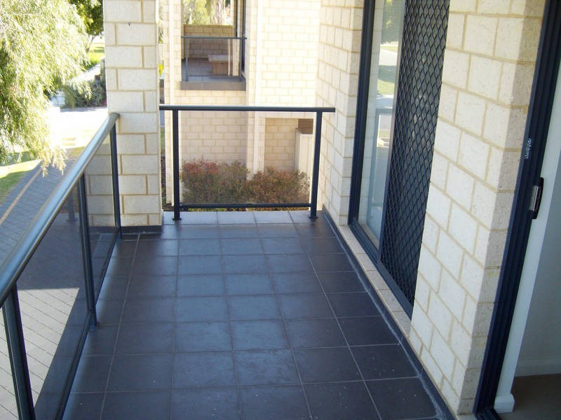 1/54 Lewington Street, Rockingham WA 6168