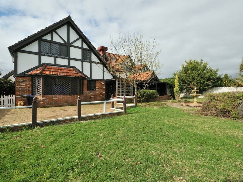 13 Gregson Street, Rockingham WA 6168