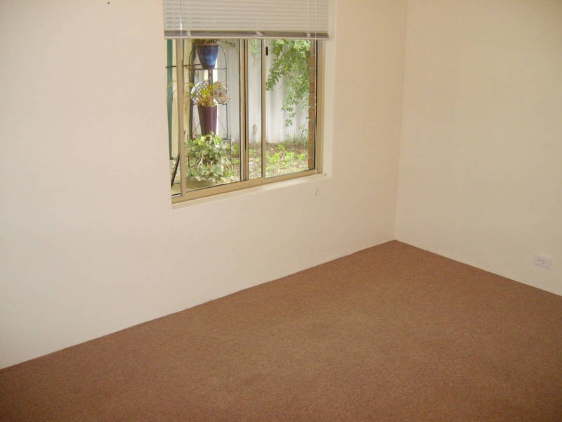 14 Tanby Place, Cooloongup WA 6168