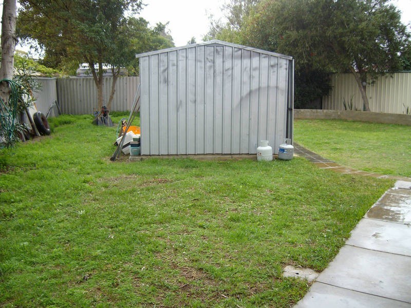14 Tanby Place, Cooloongup WA 6168