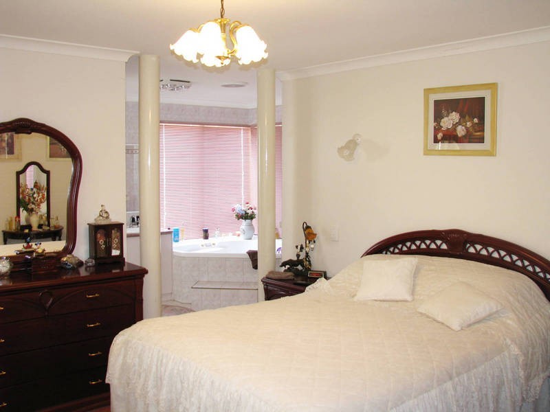 70 Chelmsford Avenue, Port Kennedy WA 6172