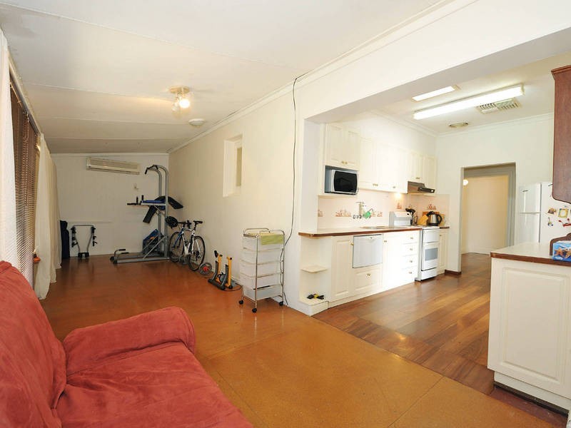 21 Smythe Street, Rockingham WA 6168