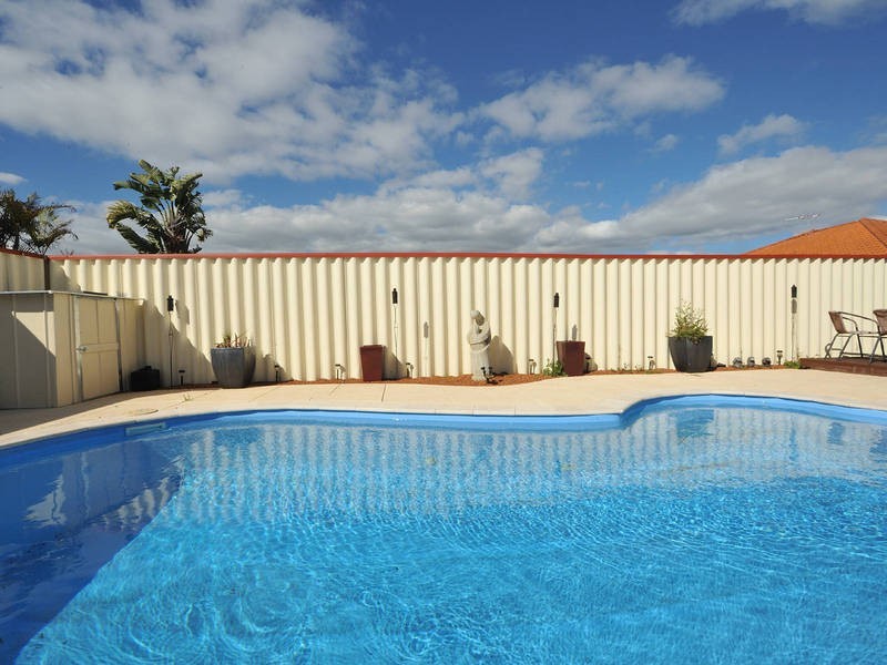 66 St Andrews Loop, Cooloongup WA 6168