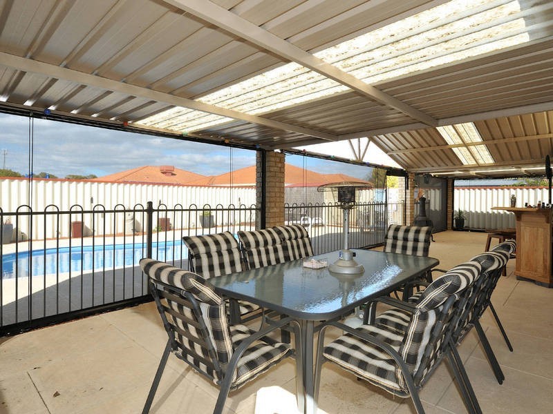 66 St Andrews Loop, Cooloongup WA 6168