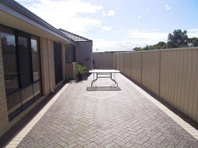 18 Virginia Turn, Madora Bay WA 6210