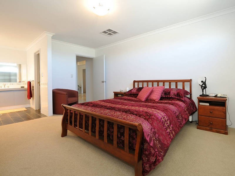 18 Apache Boulevard, Rockingham WA 6168