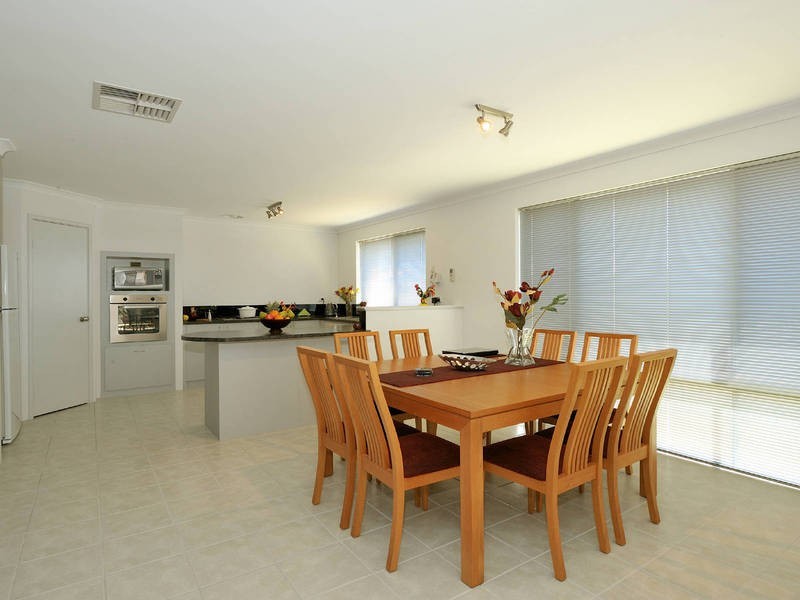 18 Apache Boulevard, Rockingham WA 6168