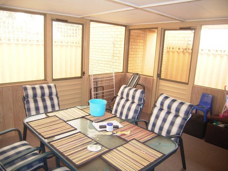 8/9 Ashford Avenue, Rockingham WA 6168