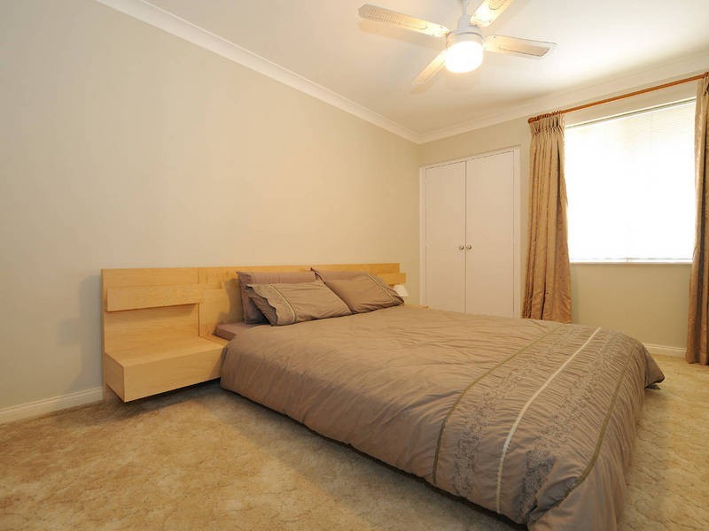 11 Torcross Street, Warnbro WA 6169