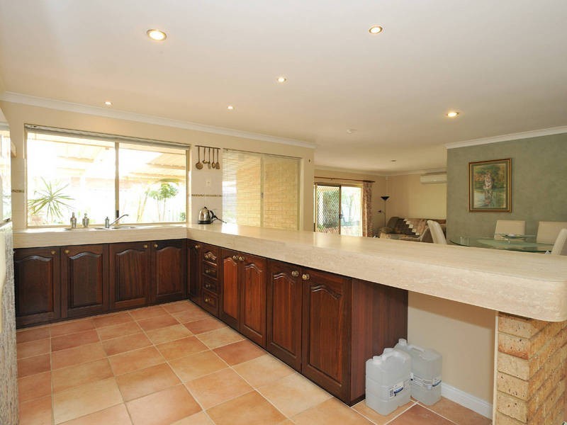 11 Torcross Street, Warnbro WA 6169