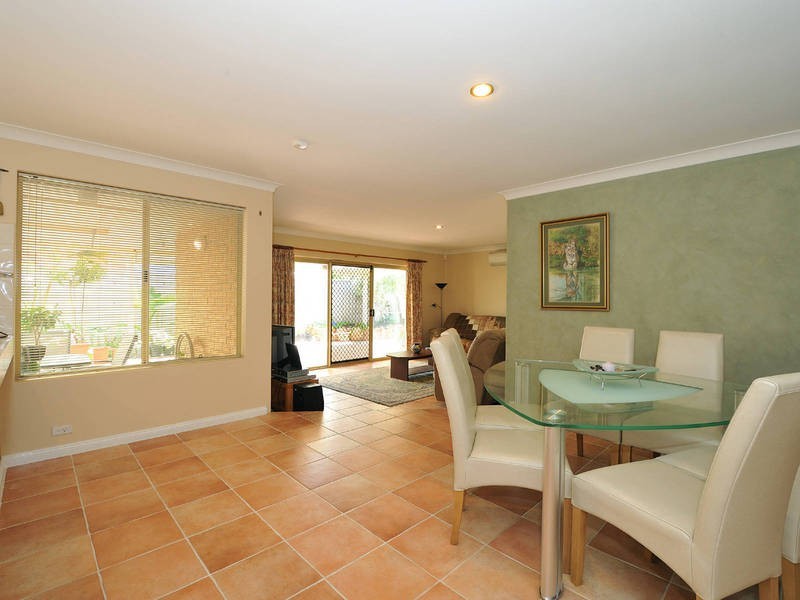 11 Torcross Street, Warnbro WA 6169