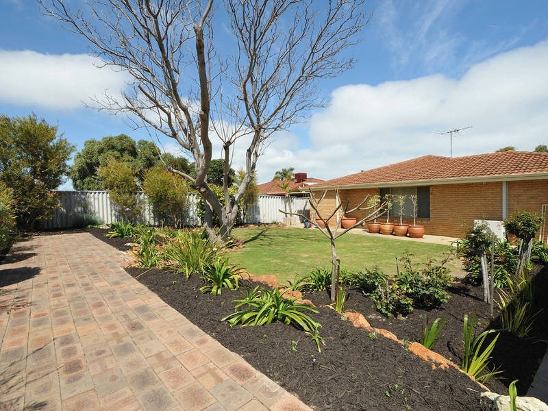 11 Torcross Street, Warnbro WA 6169
