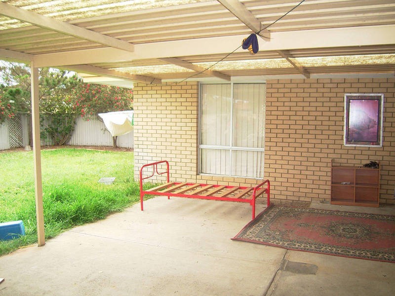 32 Grange Drive, Cooloongup WA 6168