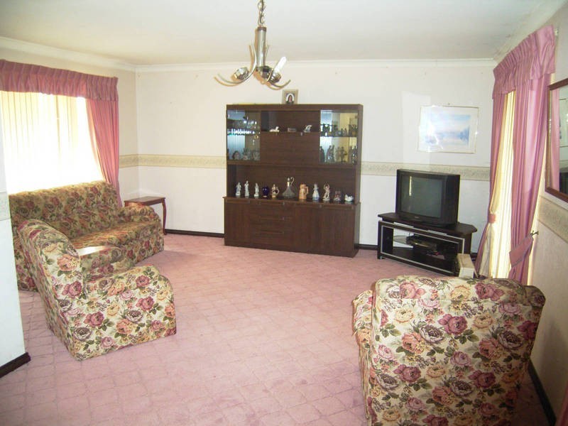 32 Grange Drive, Cooloongup WA 6168