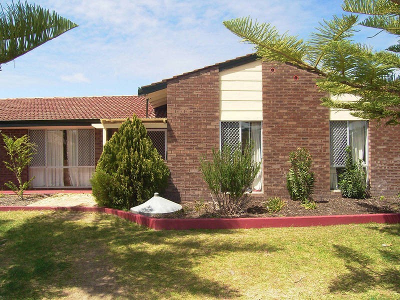 1 Monsoon Close, Waikiki WA 6169