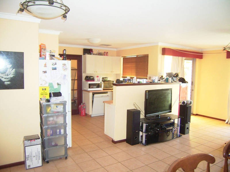 1 Monsoon Close, Waikiki WA 6169