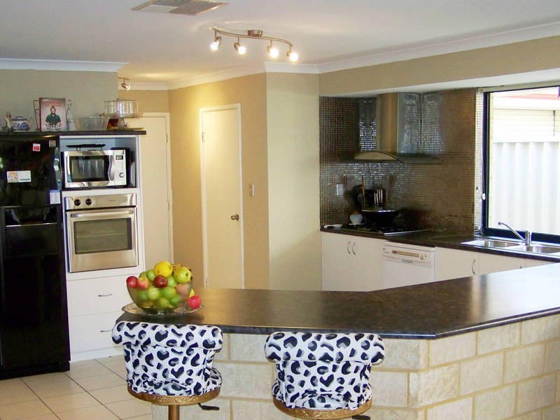 12 Caprice Pass, Rockingham WA 6168