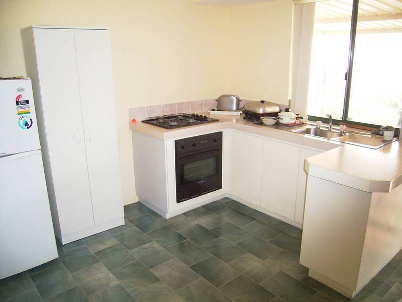 2 Pallarup Grove, Waikiki WA 6169