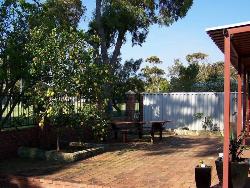 6 Vela Court, Rockingham WA 6168