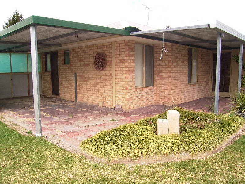 19 Lightfoot Place, Cooloongup WA 6168