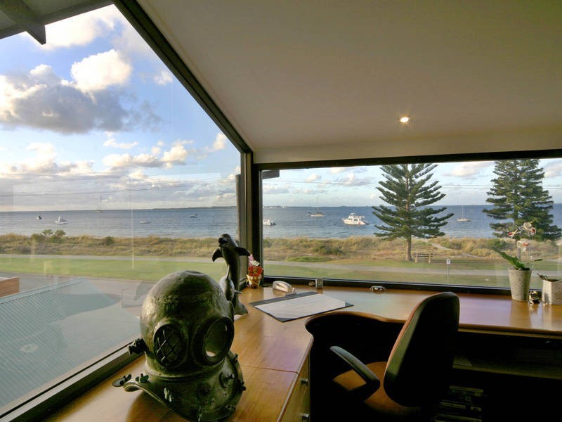 137 Esplanade, Rockingham WA 6168