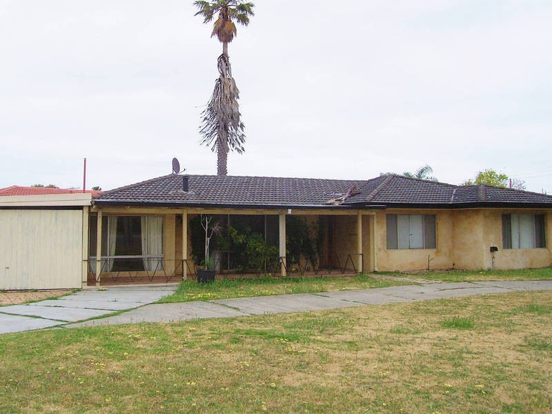 18 Quamby Place, Rockingham WA 6168