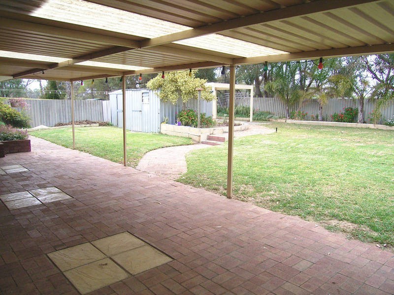137 Milina Street, Hillman WA 6168