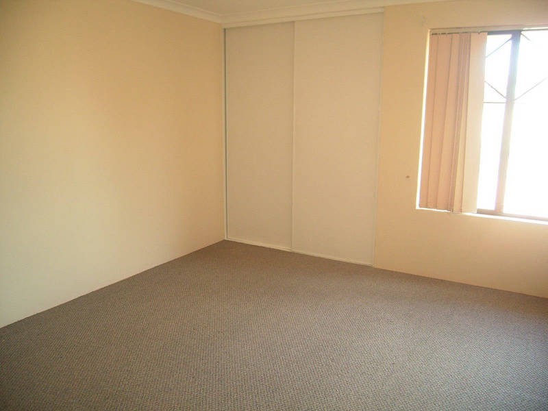 18/13-17 Virginia Place, Waikiki WA 6169