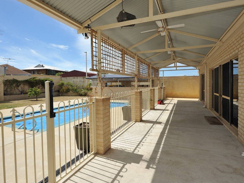 159 Currie Street, Warnbro WA 6169