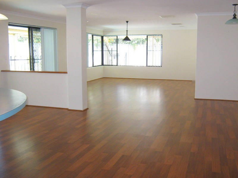 8 Cable Retreat, Waikiki WA 6169