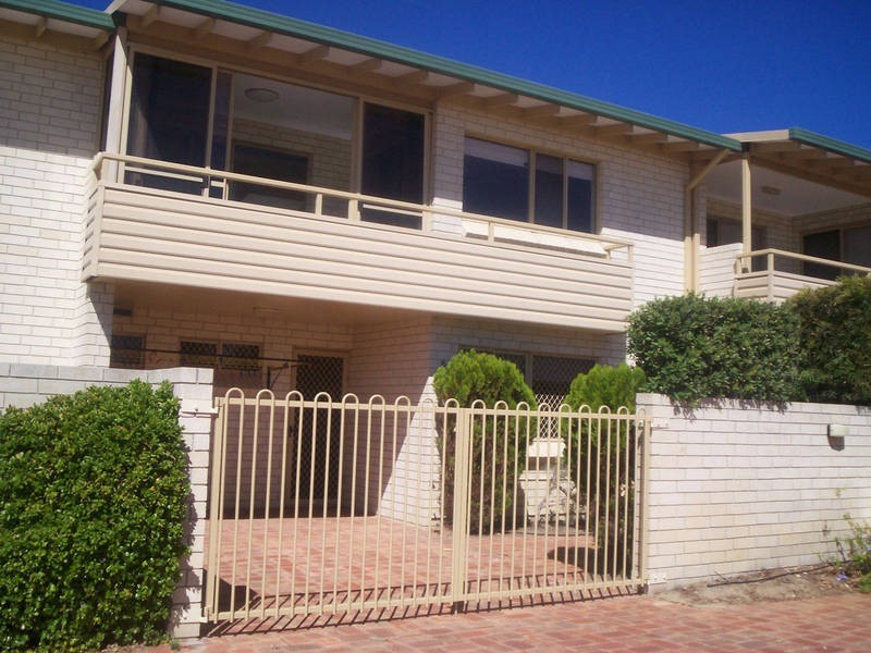 5/6 Bay View Street, Rockingham WA 6168