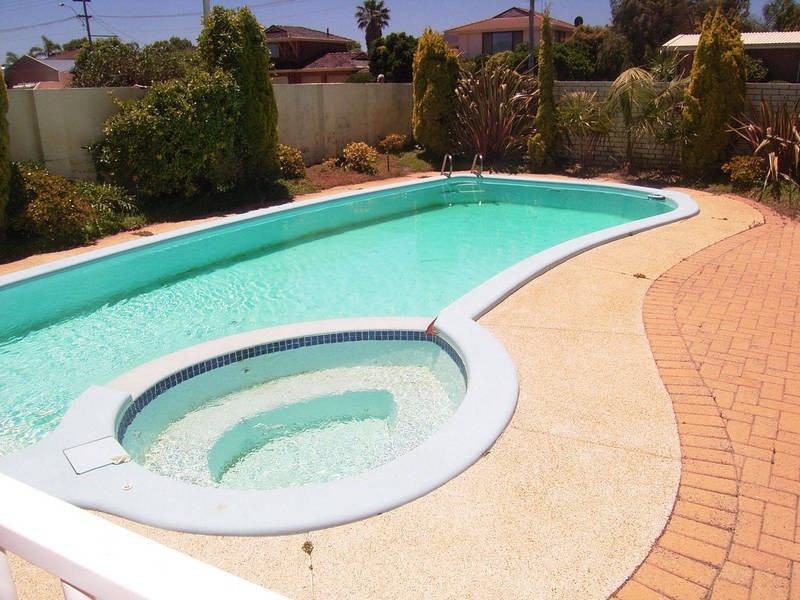 386 Safety Bay Road, Safety Bay WA 6169