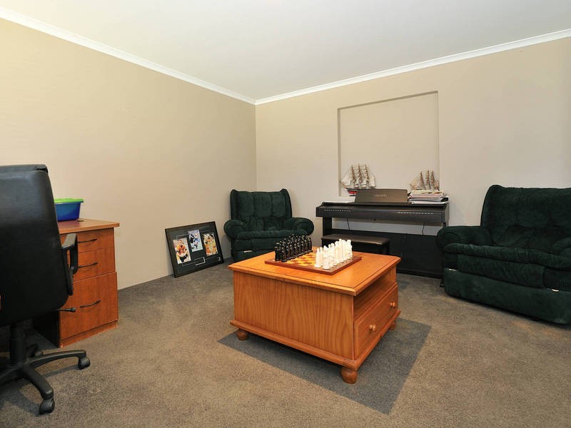 8 Alkimos Street, Rockingham WA 6168