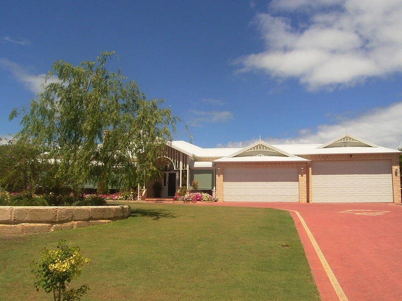 118 Fendam Street, Warnbro WA 6169