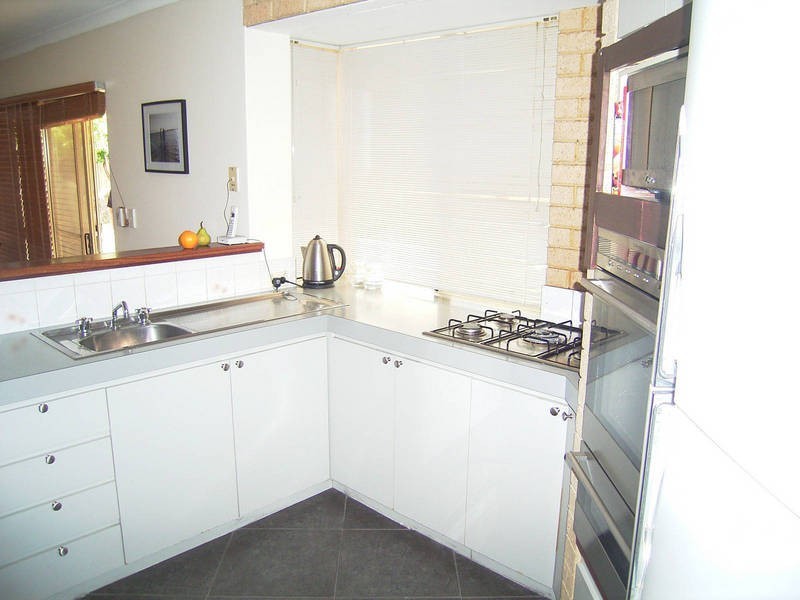 59 The Avenue, Warnbro WA 6169