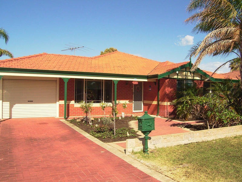 35 The Avenue, Warnbro WA 6169