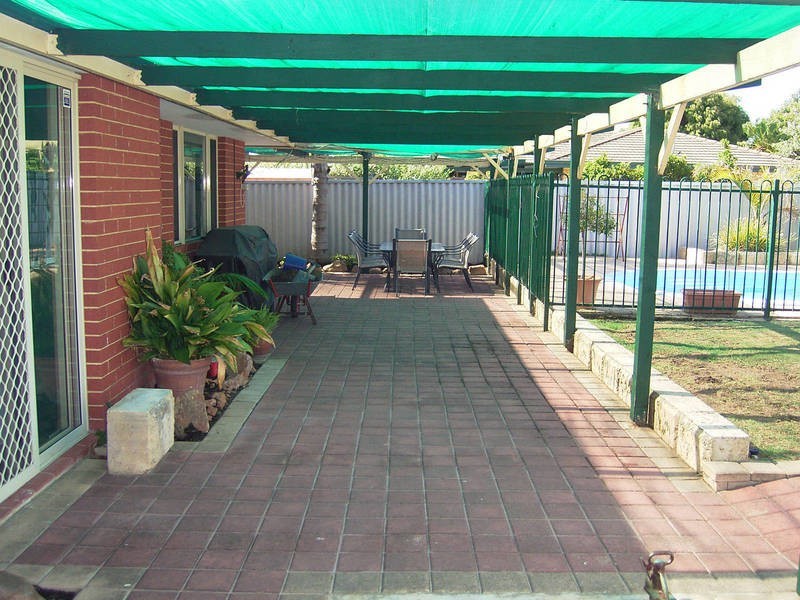 35 The Avenue, Warnbro WA 6169