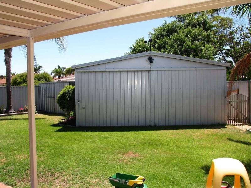 10 Kentia Way, Warnbro WA 6169