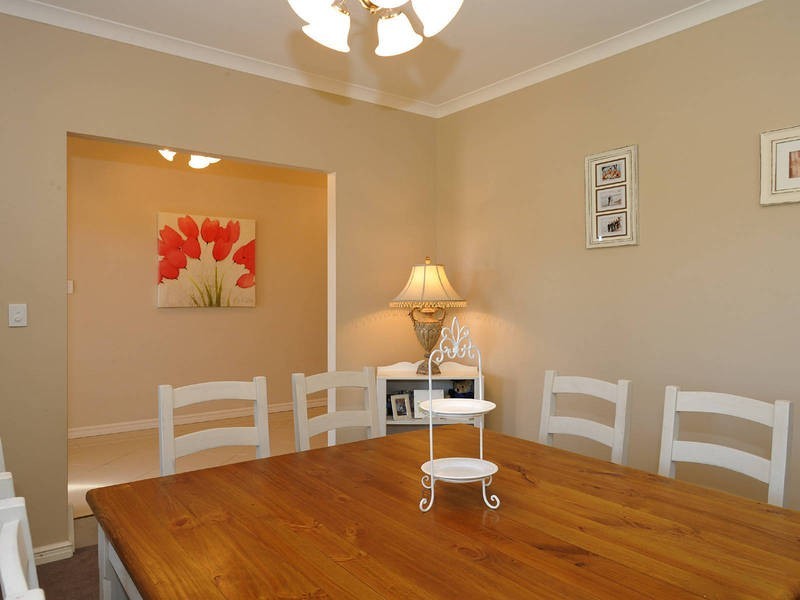 4 Cobblestones Circuit, Secret Harbour WA 6173