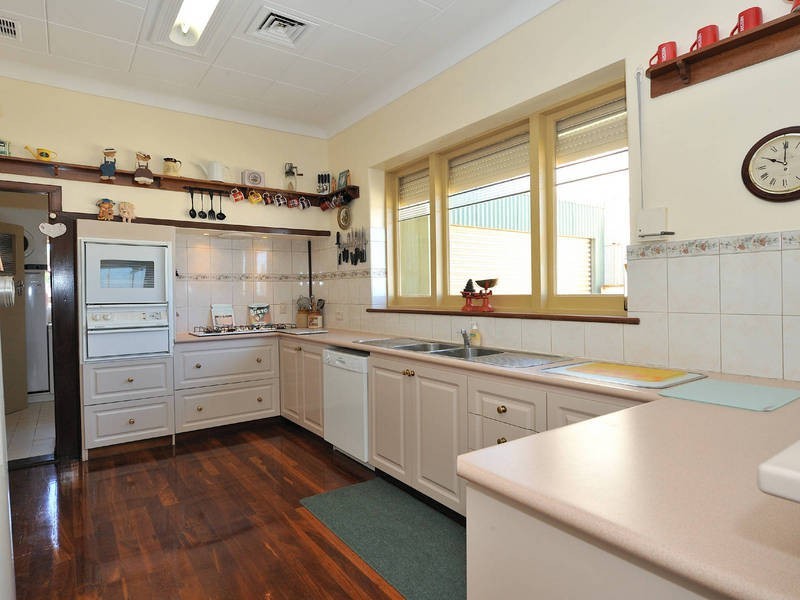 199 Rockingham Beach Road, Rockingham WA 6168