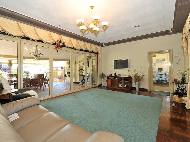 199 Rockingham Beach Road, Rockingham WA 6168