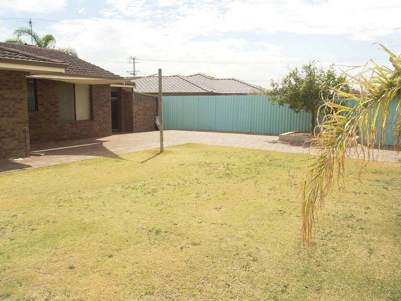 98 Donald Drive, Safety Bay WA 6169